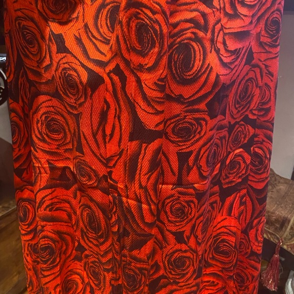 Vintage Valentine red rose pashmina shawl scarf - Picture 3 of 7